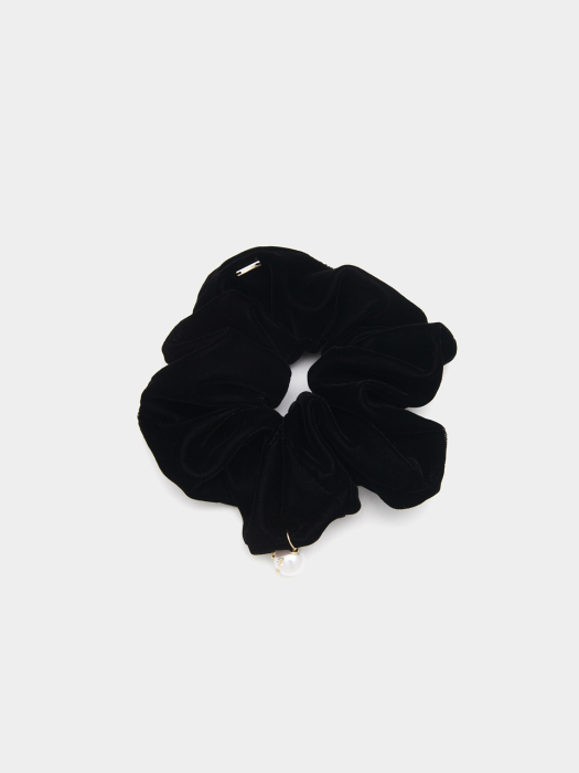 Velvet Pearl Hair Scrunchie_HB0101