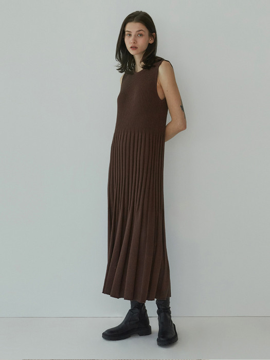 Boucle Ribbed One Piece (Brown)