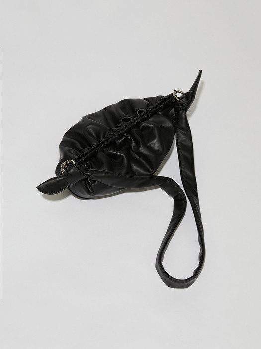 뇨끼백 Gnocchi bag M lambskin - black 10도