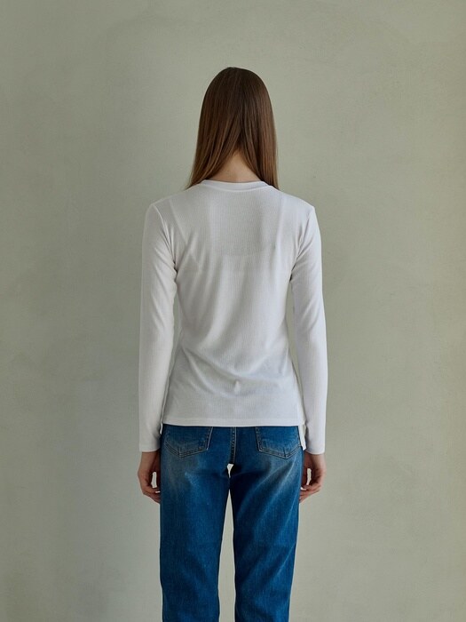 UNIQUE ROUND LONG SLEEVES_WHITE