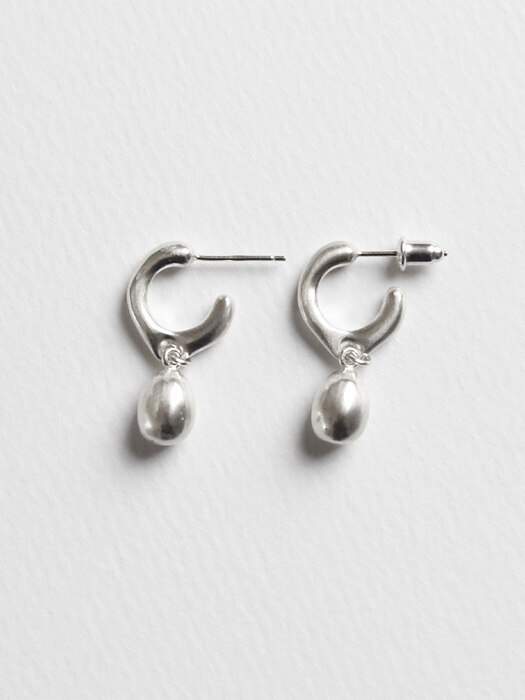 caper earrings