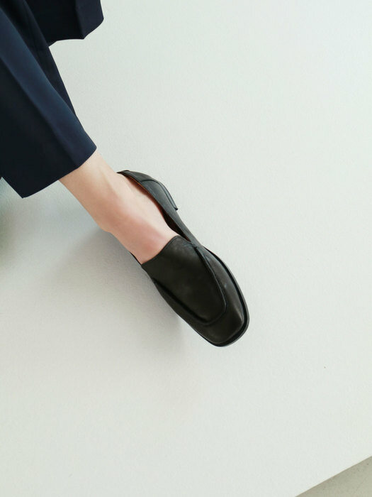 T104 venetian loafer black (2cm)