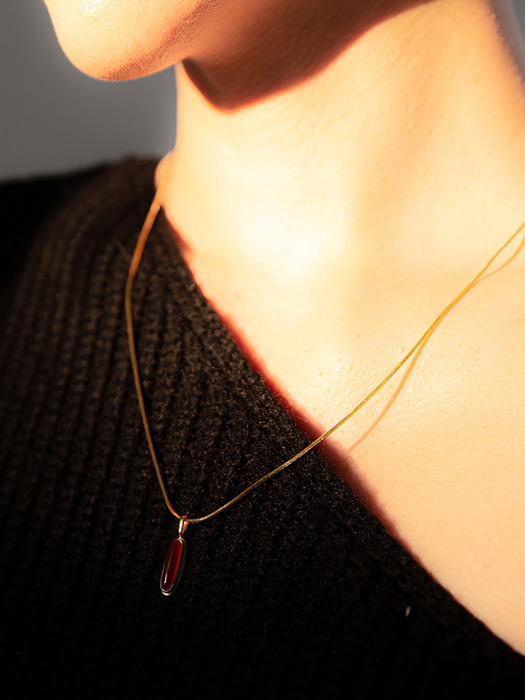 cozy red necklace