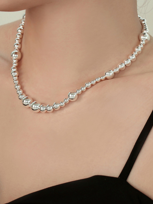 The ball silver necklace
