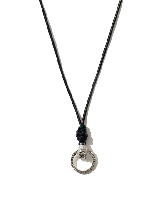 Double ring pendant leather string necklace