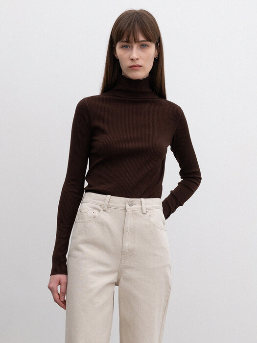 ribbed turtle-neck top (brown)