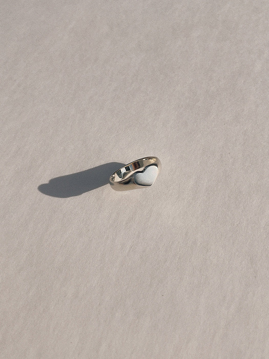 B. Flat Heart ring Silver