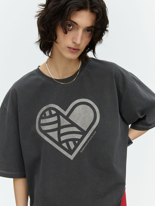 BIG HEARTTRACK PIGMENT OVER FIT TEE_CHARCOAL