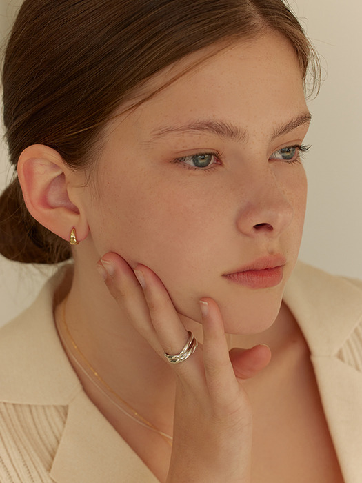 [연말 스페셜 6mm+10mm 진주귀걸이 증정][925 silver] Mini oval corn earring