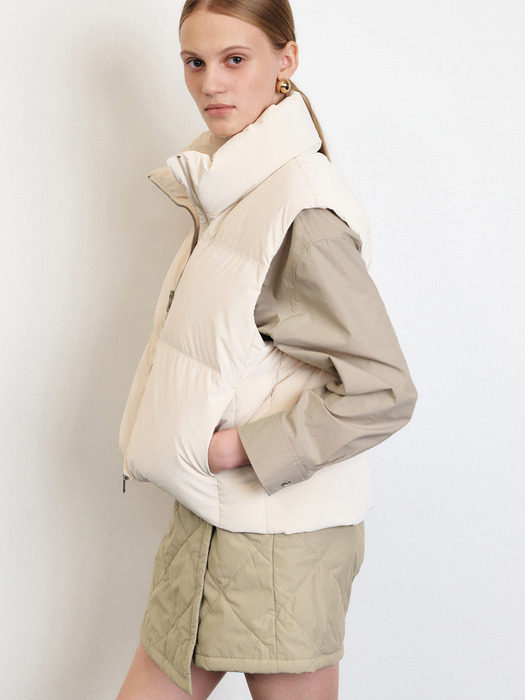 GLOSSY DUCK DOWN VEST [IVORY][BLACK]