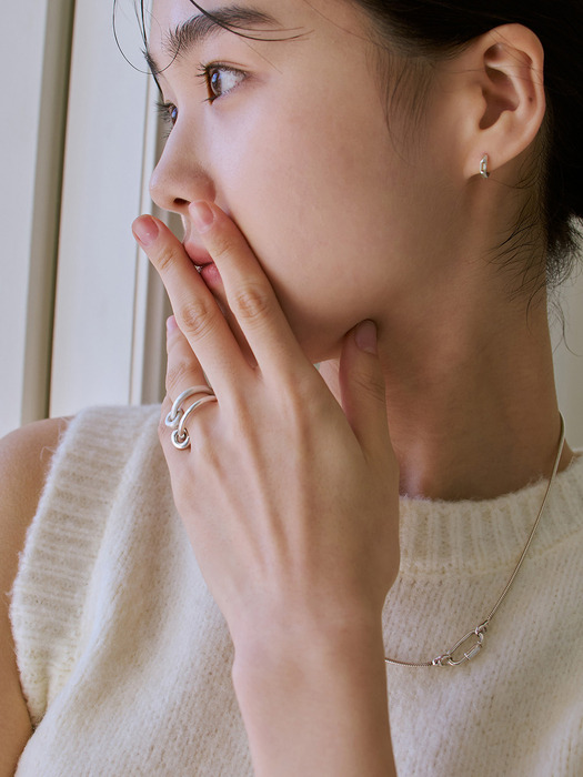 white topaz donut link ring