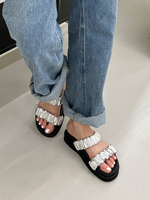 [리퍼브]IS_221356 Shirring Platform Sandals_5cm (Silver)