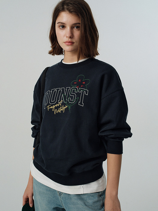 [단독]UNISEX BLOOM LOGO SWEATSHIRT FRENCH NAVY_UDTS5A116N2