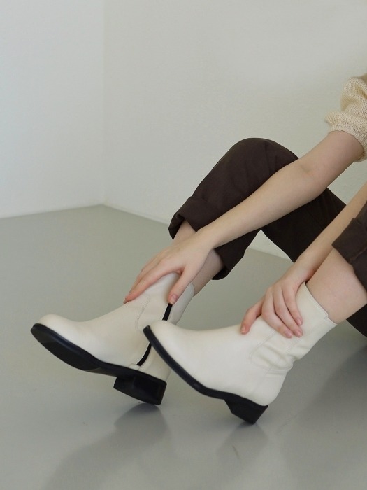 nora ankle boots - ivory