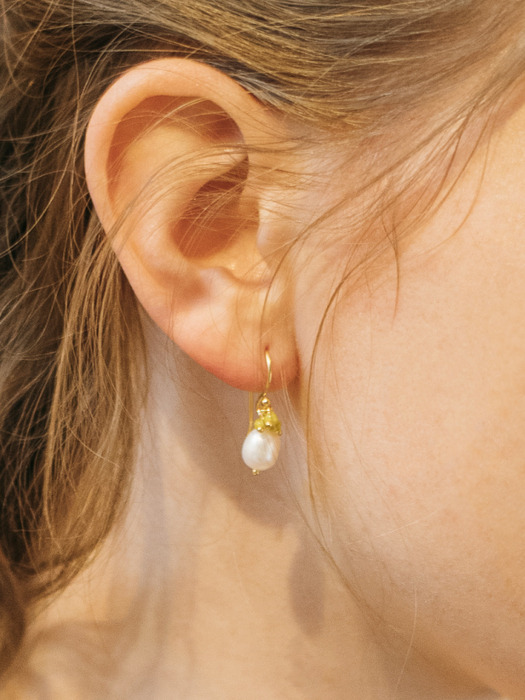 Silver Crystal Beads Pearl Earrings