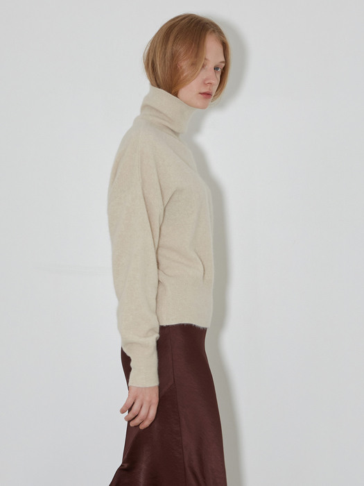 Wool Racoon blended Highneck Pullover_Oatmeal