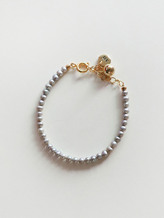 Gray pearl Bracelet