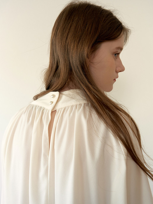 Sensual Neck Blouse_Ivory