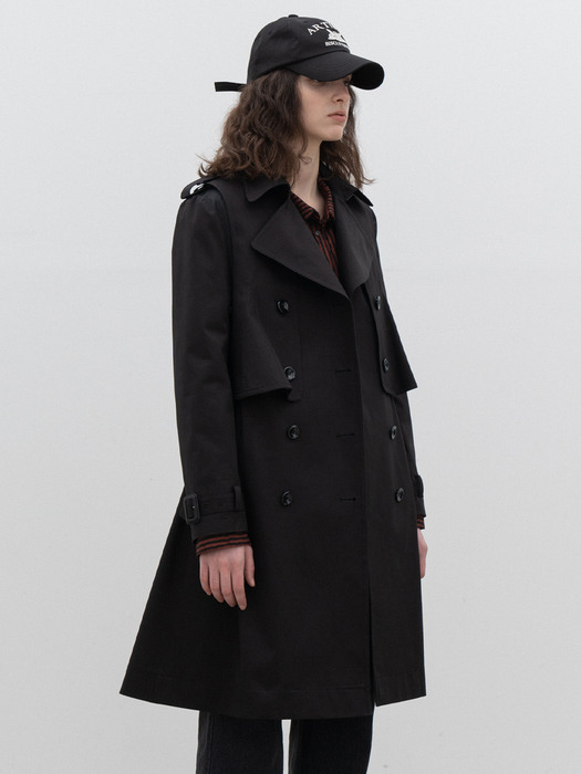 Detachable detailed trench coat