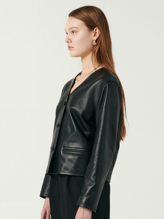 LAMBSKIN V NECK CROP JACKET (BLACK)