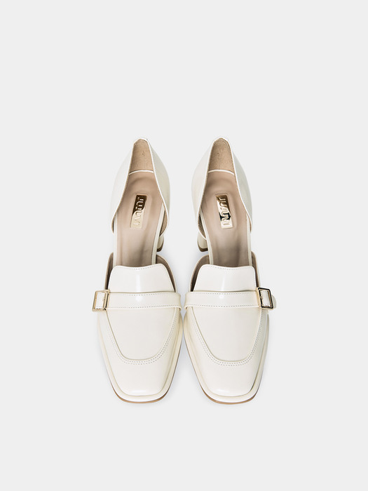 Dorsay pumps/ ivory