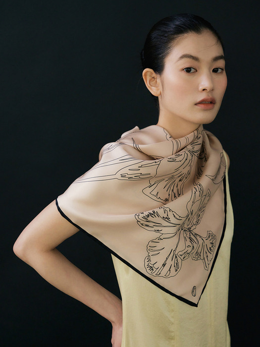 Fleur Square Silk Scarf 90 - Peach