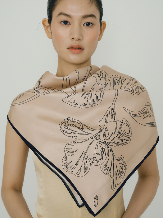 Fleur Square Silk Scarf 90 - Peach