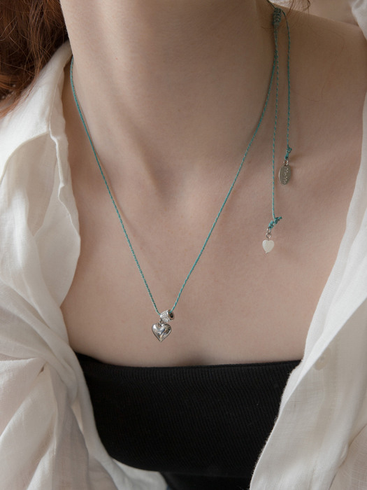 Heart point melange string necklace