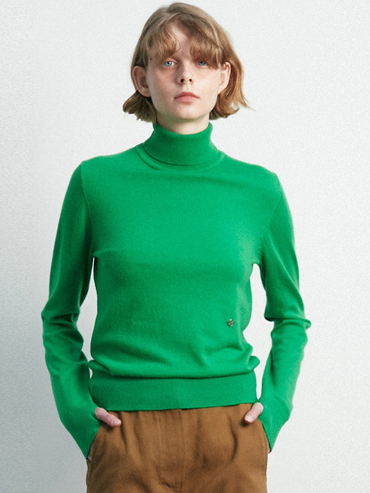 Finger Hole Turtle Neck Knit / Green