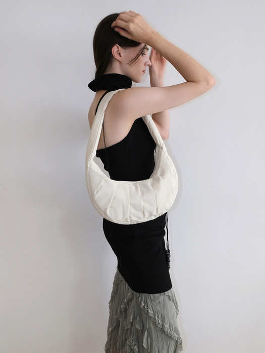 Crescent Shoulder Bag [Ivory]