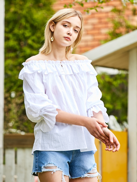 TASSEL OFFSHOULDER BLOUSE WHITE