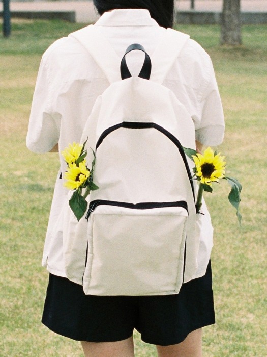 easy backpack - white color