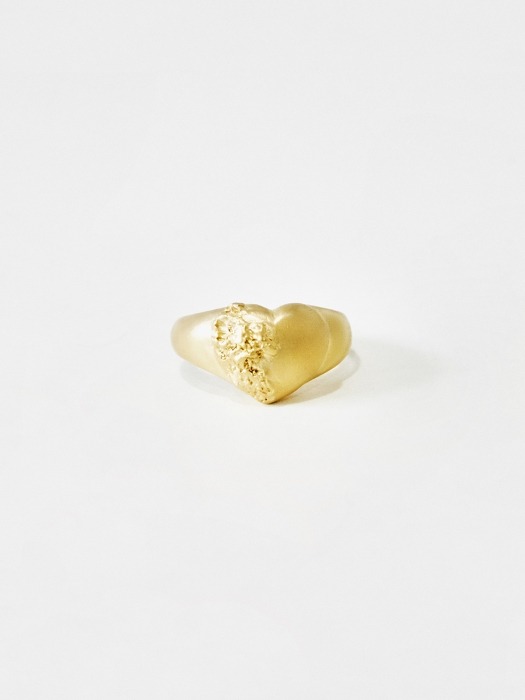 shape of love ring (gold)