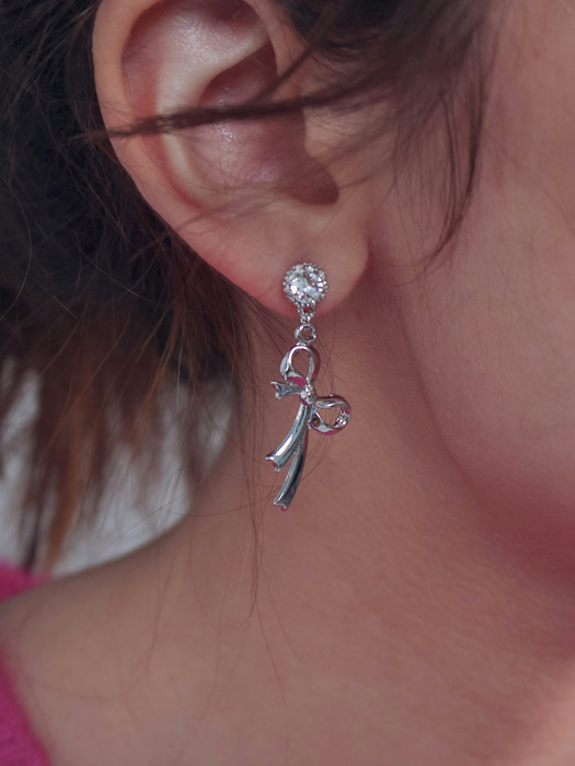 Ribbon crystal earring