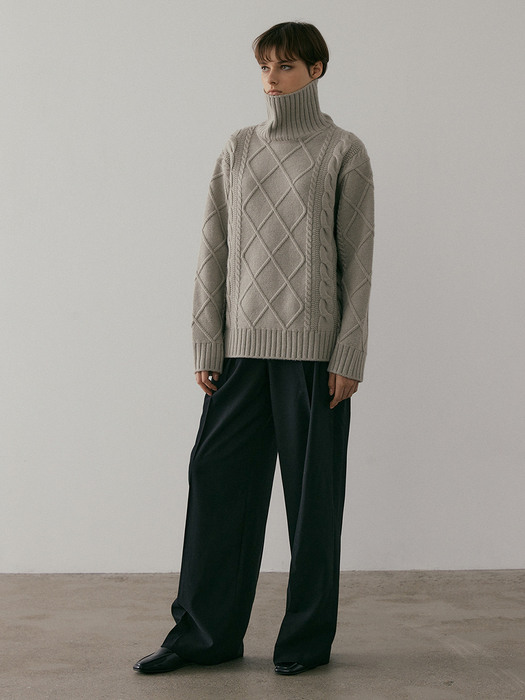 CABLE TURTLENECK SWEATER (GREY)