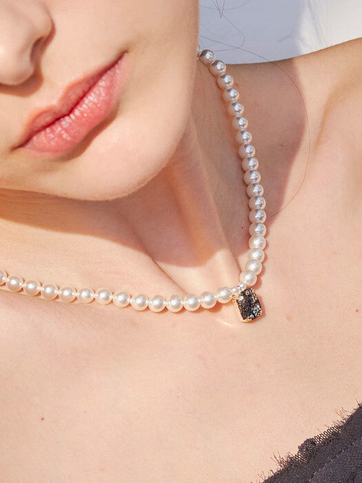 Lily Swarovski Pearl Vintage Necklace_EEV