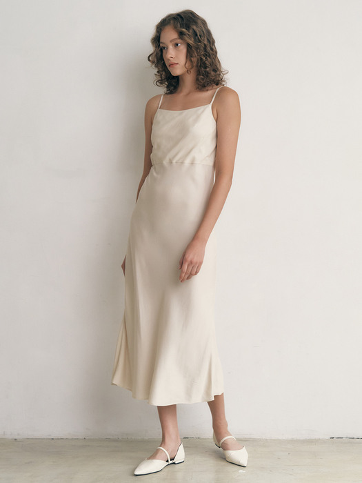러브_Slim Sleeveless Dress - Off white