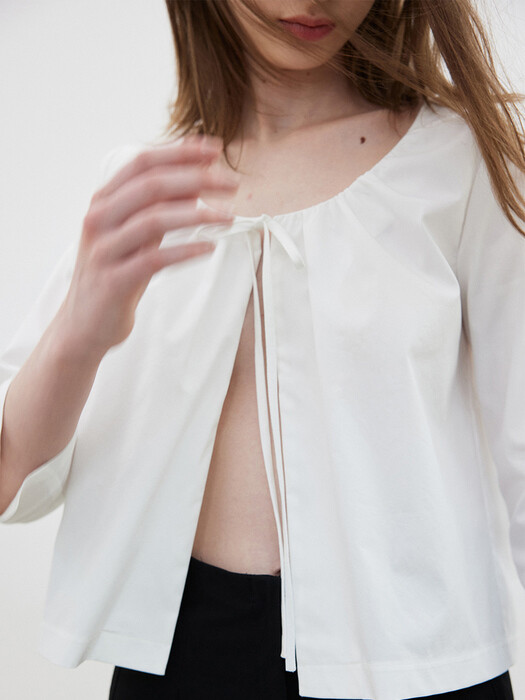 String shirring blouse / Ivory