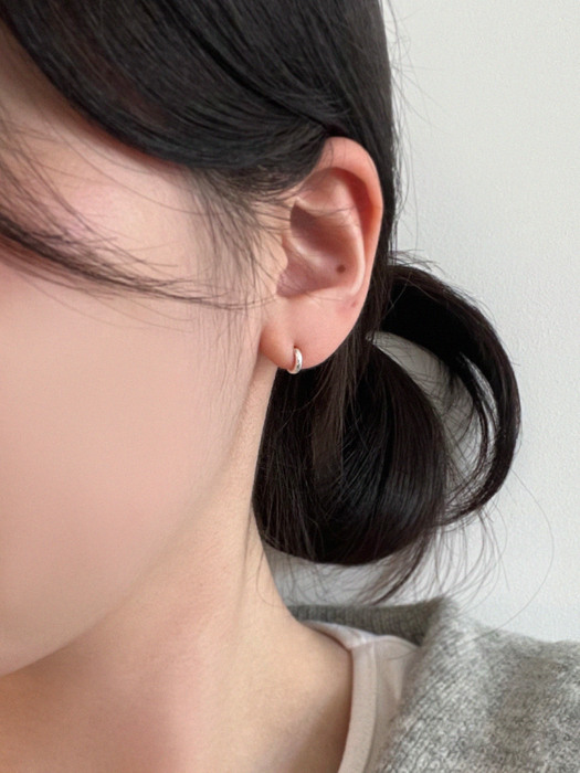 [SILVER 925] DAILY ONE TOUCH EARRINGS (2colors) AE223030