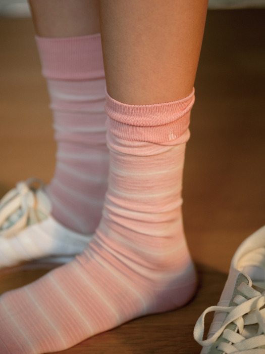 [no.402] soft pink stripe silket socks