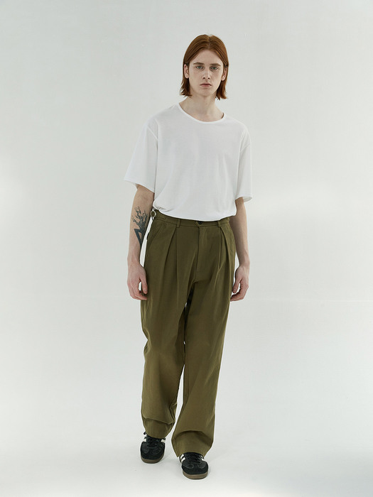 INVERTED PLEATS CHINO PANTS (OLIVE)