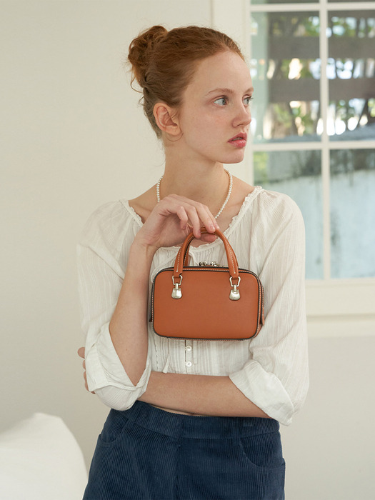 카티 미니 토트백 OSSH003T_BROWN