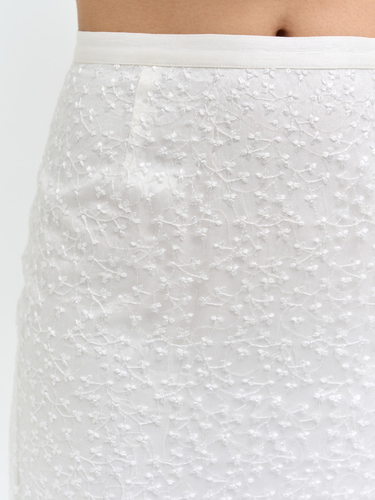 [단독] SPARKLE LACE SKIRT(WHITE)