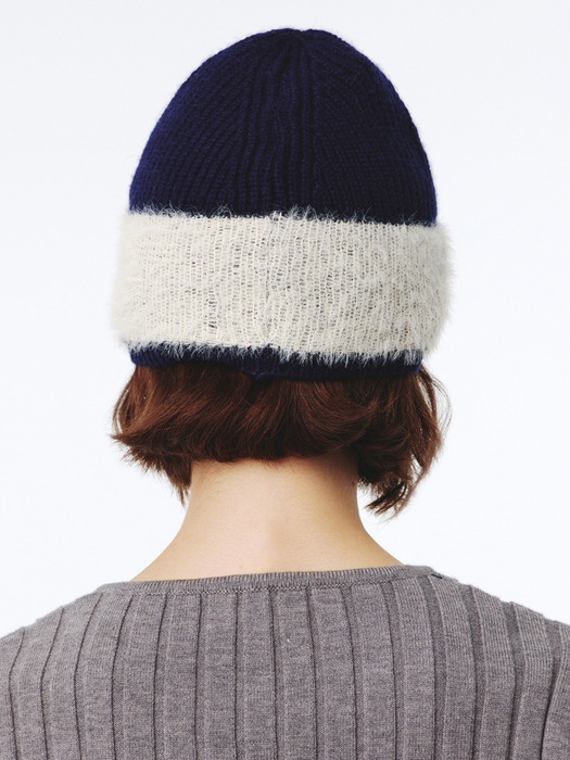 Emblem Knit Beanie UNISEX Navy Ivory