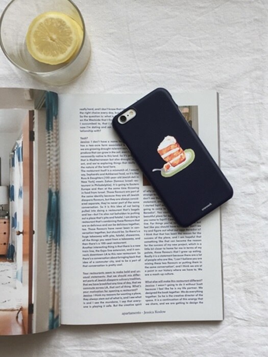 Carrot cake phone case