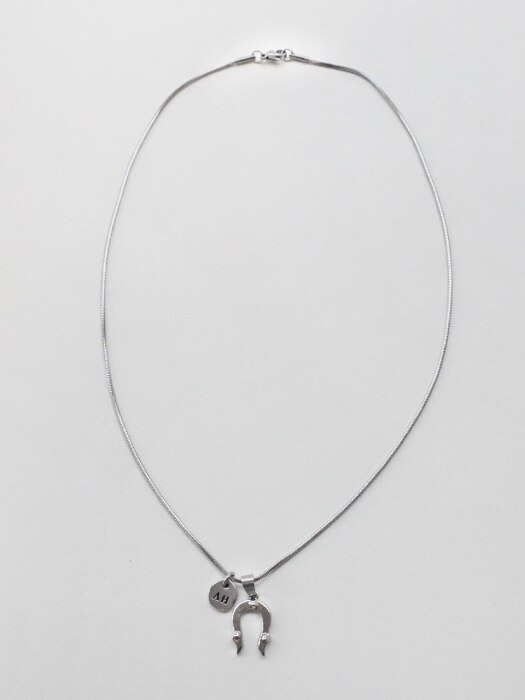 Horseshoe necklace (Silver)