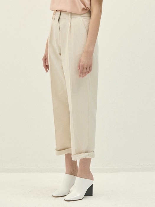 CREAM semi wide fit slacks(IB011)