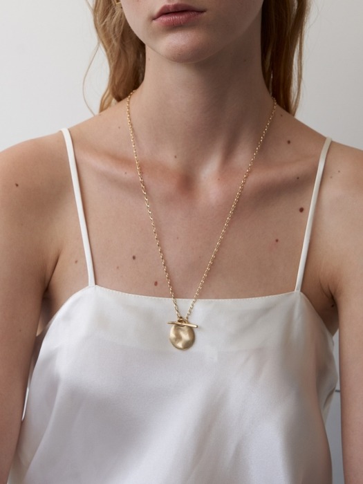 Bold distorted shape necklace (14K Gold plated)