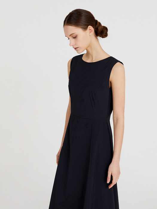 SLEEVELESS FLARE DRESS BLACK