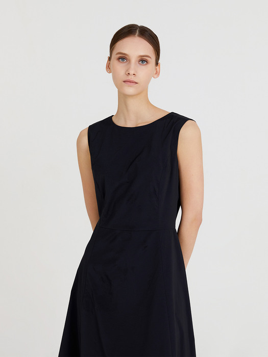 SLEEVELESS FLARE DRESS BLACK